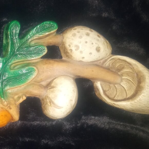 1970's Chalkware Mushroom Plaques - Picture 6 of 10